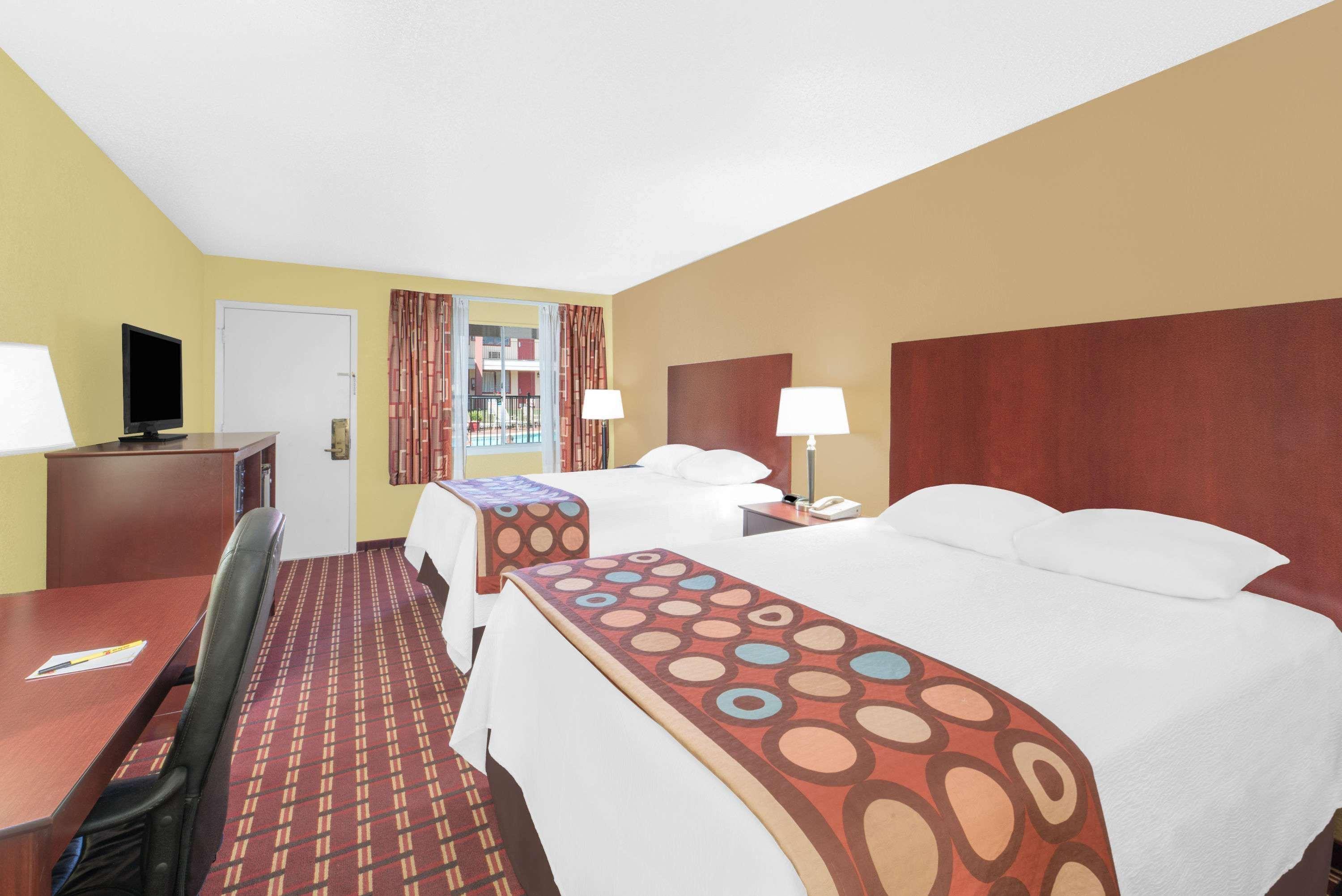 Super 8 By Wyndham Kerrville Tx Exteriér fotografie